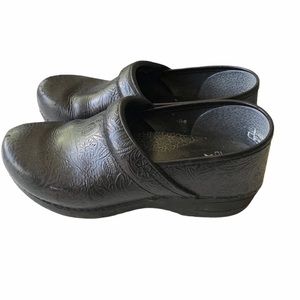 Dansko XP Professional Black Clogs size 40